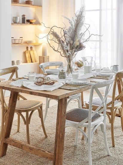 Hình ảnh của BÀN ĂN LAWAS