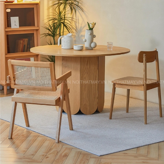 Hình ảnh của BÀN ĂN COLIN