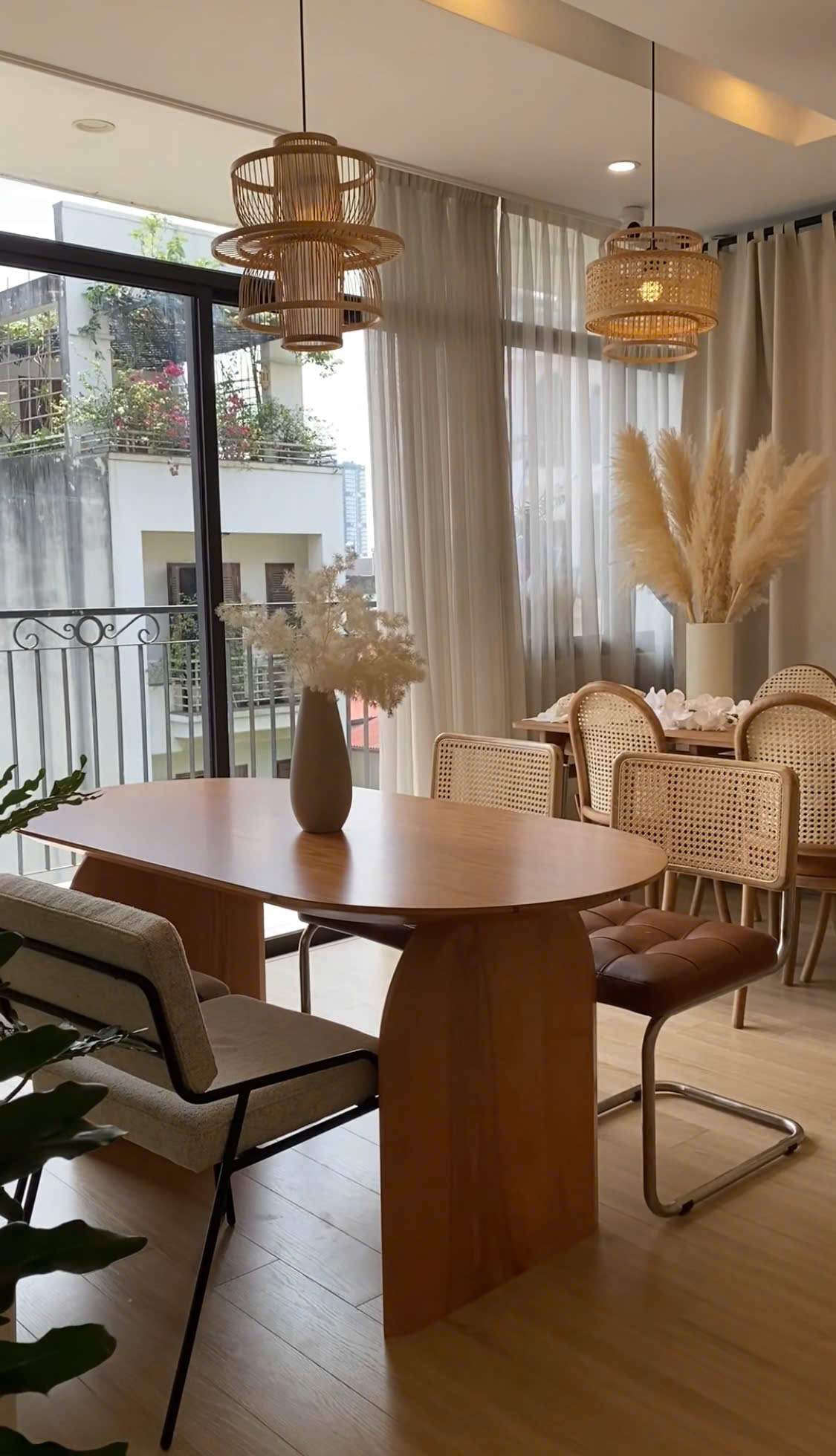 Hình ảnh của Bàn ăn 6 người phòng cách Japandi